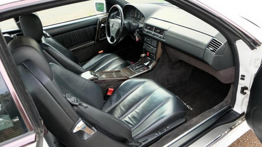 Интерьер Mercedes-Benz SL72 AMG 1995 года  (фото 75 из 82)